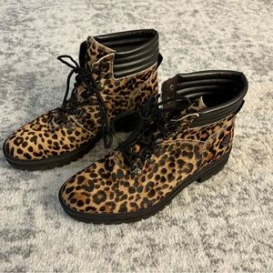 Timberland London Square Mid Hiker boots in a leopard print Size 8.5
